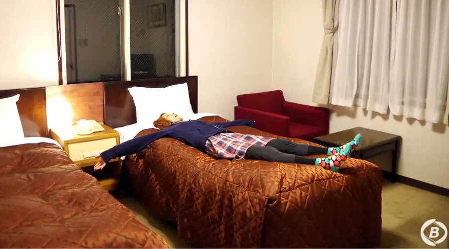 部屋でぐったり