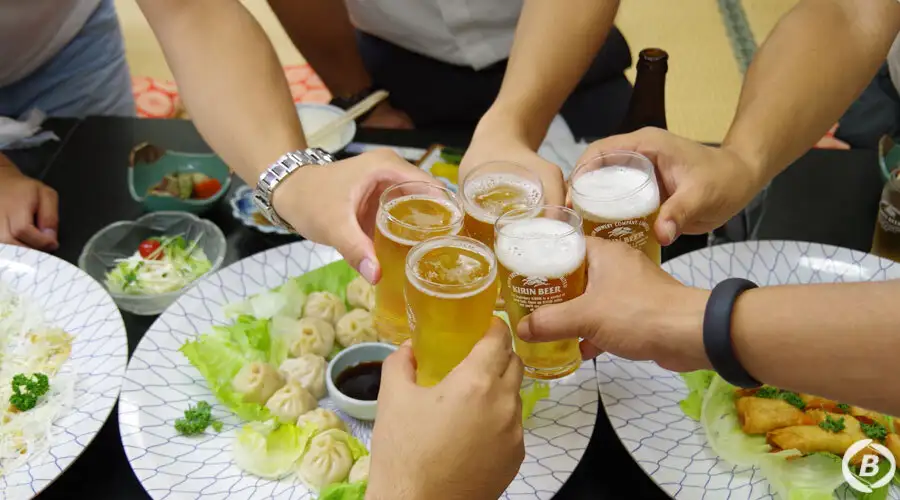 お酒で盛り上がる