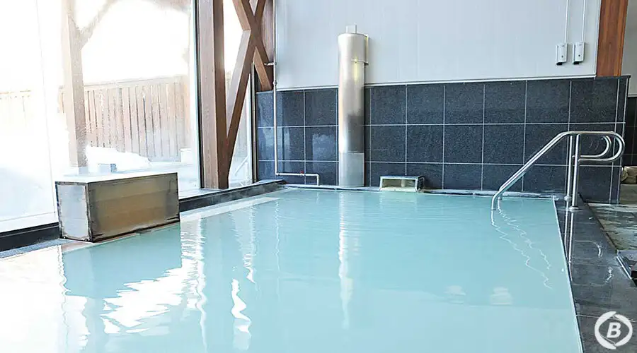 湯けむり館