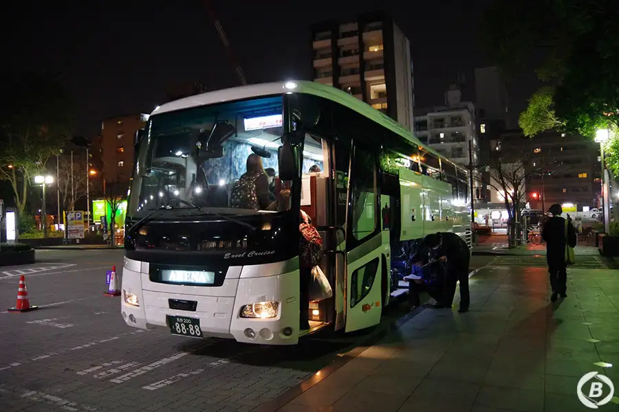 夜発バス
