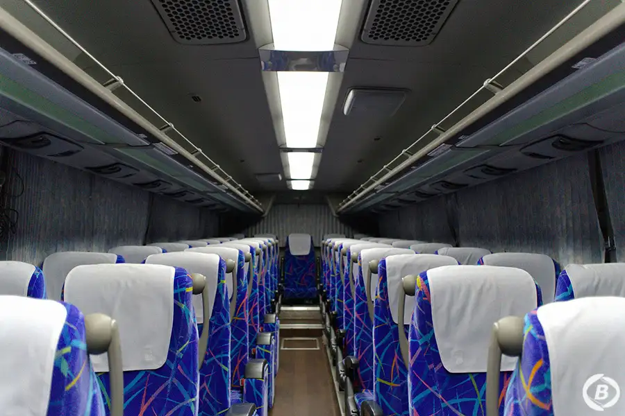 バス車内