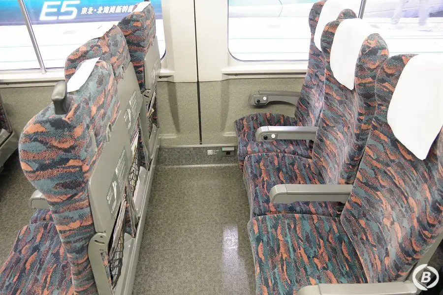 新幹線車内座席