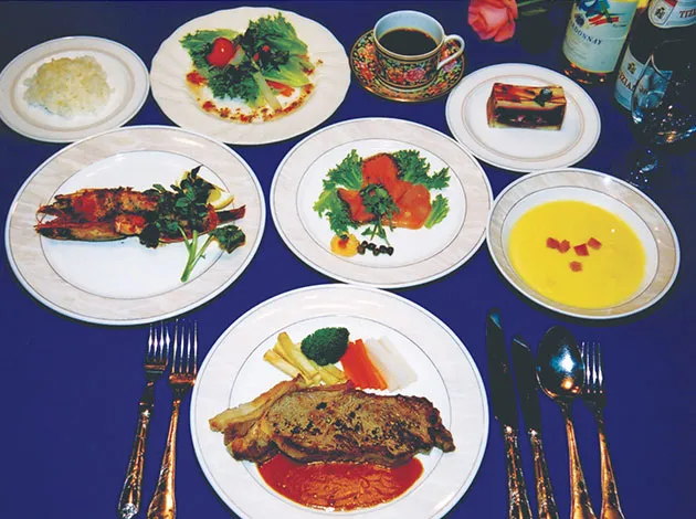 苗場スプリングスホテル