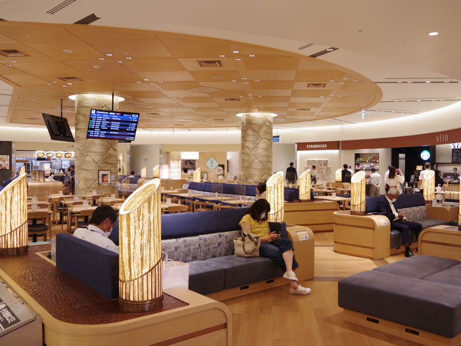 伊丹空港南ターミナルの待合スペース